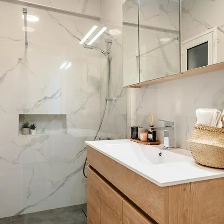 Stylish 1bd In Elliniko *